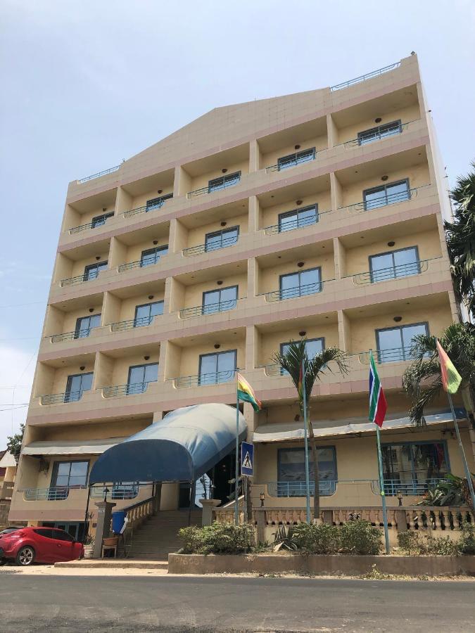 Maple Leaf Korean Hotel Achimota Extérieur photo