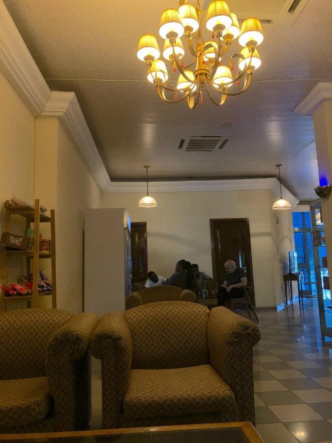 Maple Leaf Korean Hotel Achimota Extérieur photo