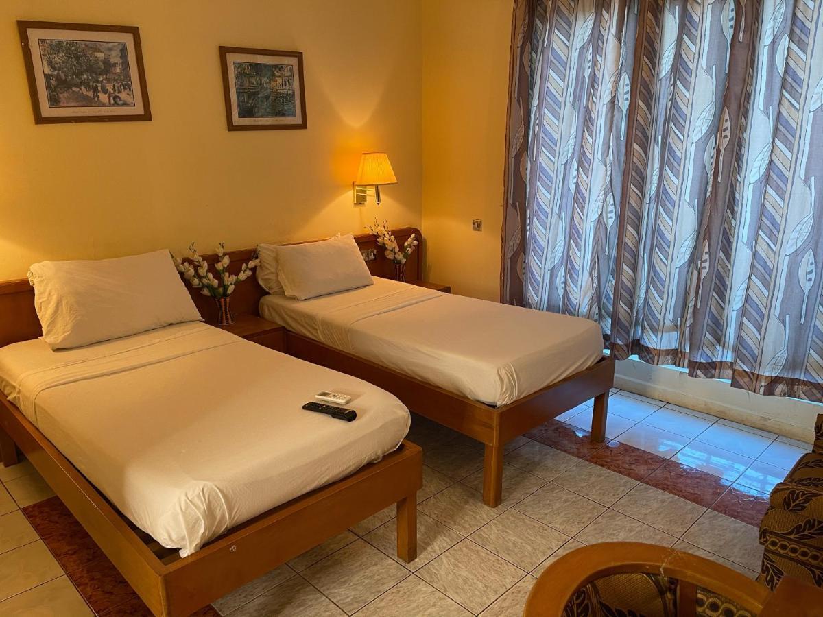 Maple Leaf Korean Hotel Achimota Extérieur photo