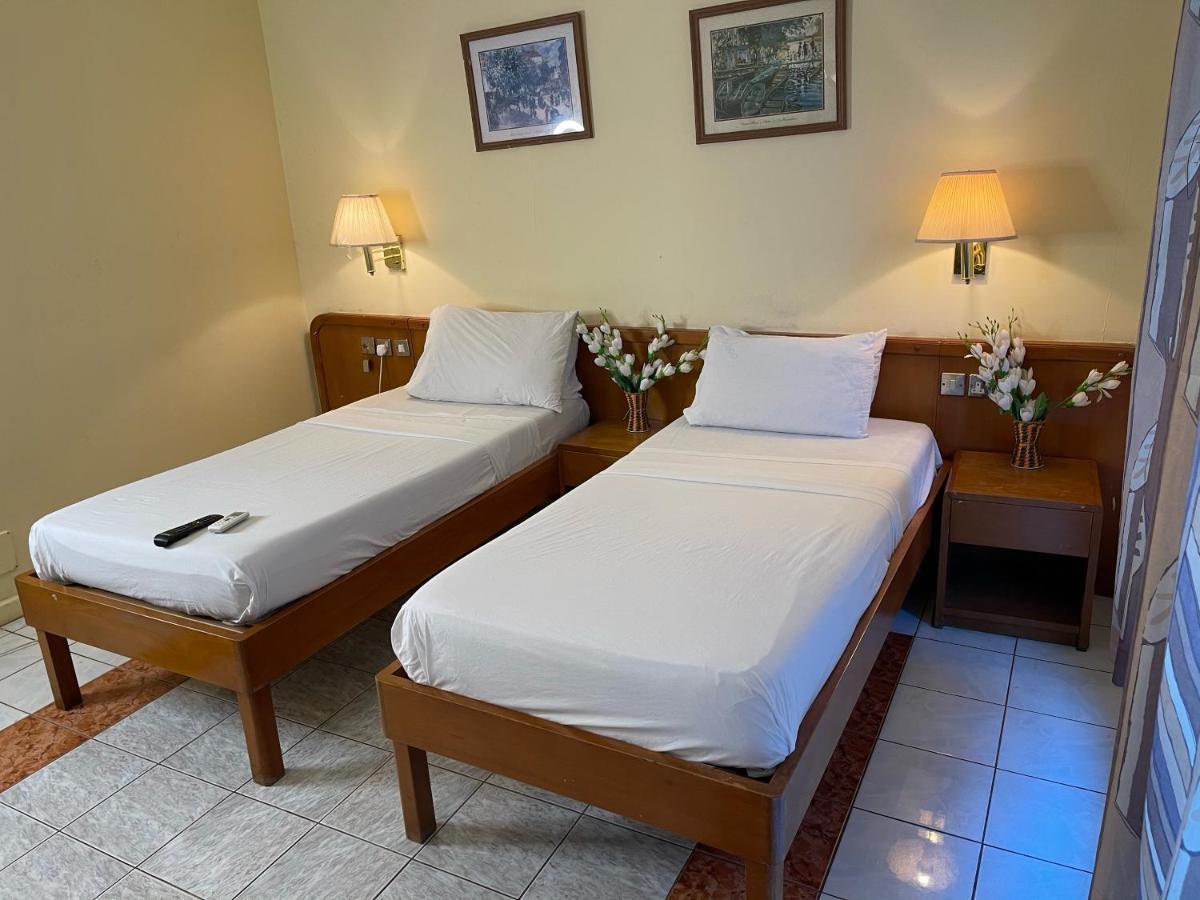 Maple Leaf Korean Hotel Achimota Extérieur photo