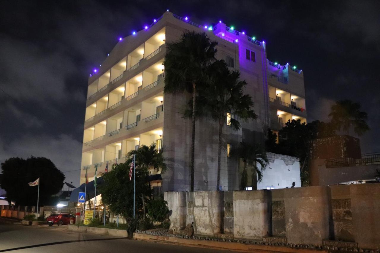 Maple Leaf Korean Hotel Achimota Extérieur photo